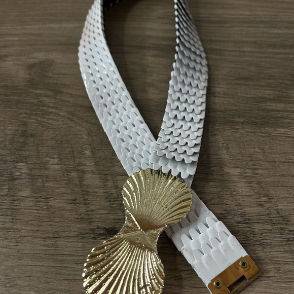 Vintage White Dragon Scale Metal Stretch Belt Gold Shell Buckle - Picture 7 of 9